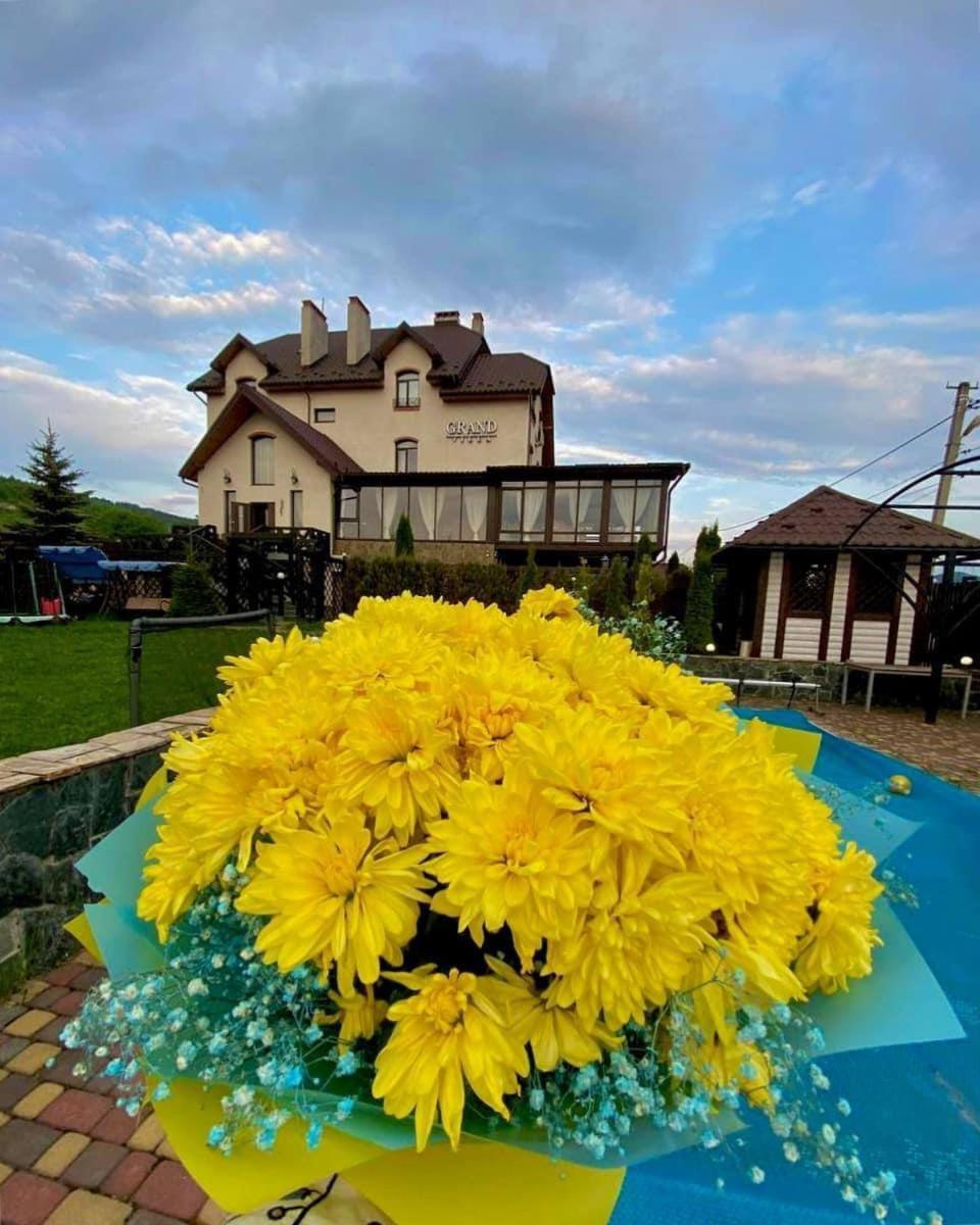 Villa Grand Skhidnytsia Bagian luar foto